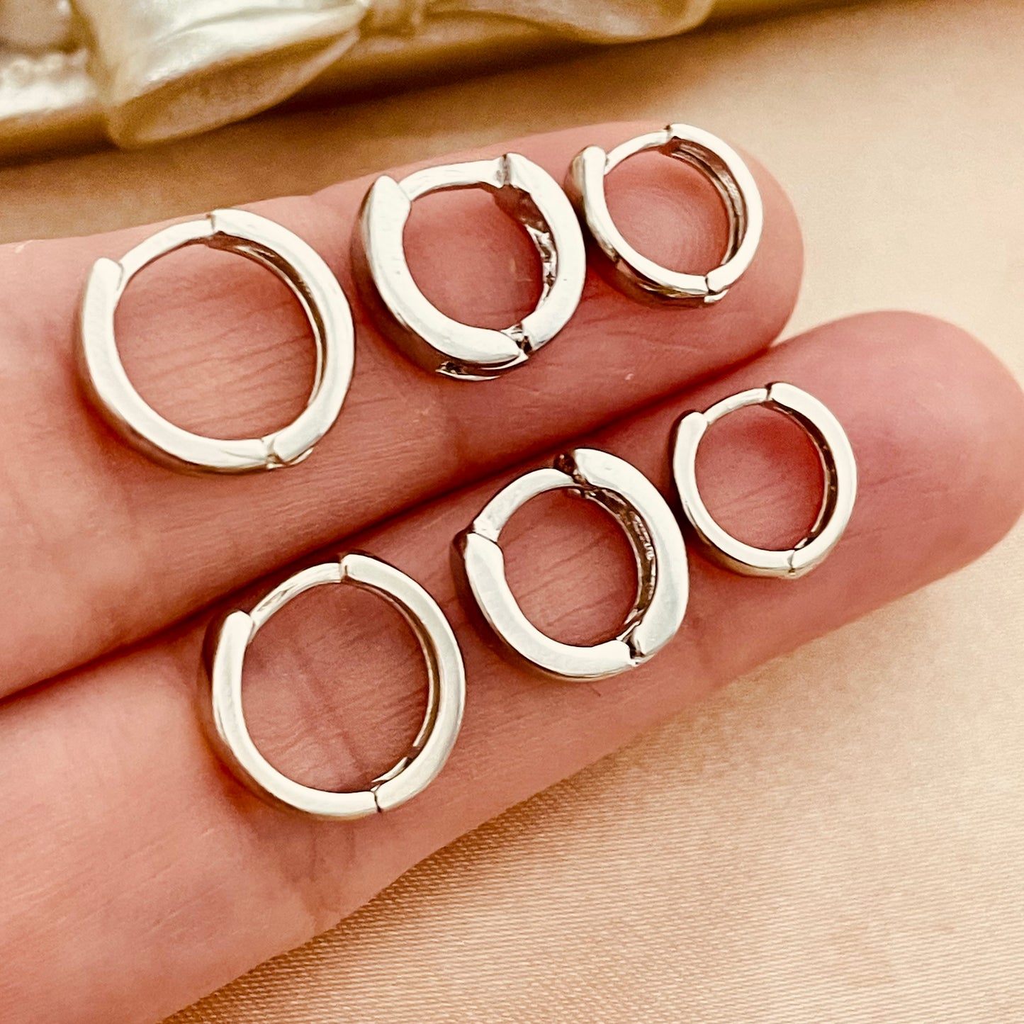 Hoop Earring Set, 3 pairs gold hoop earrings set of 3 for multiple piercings, stacking earring set of three, gold huggie small hoop hinged